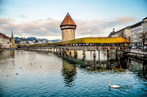 Suiza: Becas para Maestría en Varios Temas University of Lausanne 