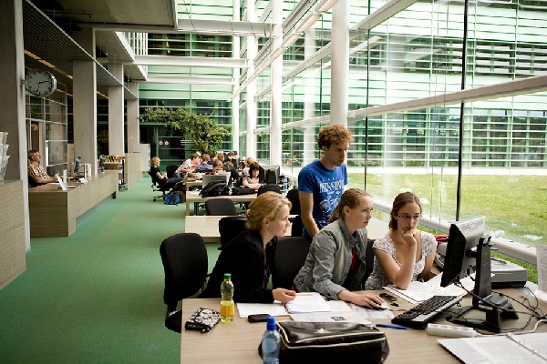 Holanda: Becas para Maestría en Varios Temas Radboud University
