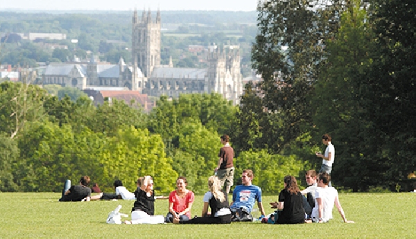 Reino Unido: Becas para Pregrado en Varios Temas University of Kent 