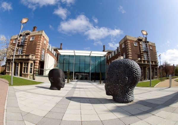 Reino Unido: Becas para Maestría en Administración de Negocios Hull University