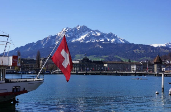 Suiza: Becas para Maestría en Administración y Negocios  IMD College