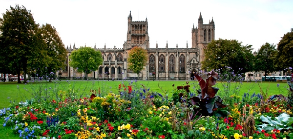 Reino Unido: Becas para Pregrado en Varios Temas University of Bristol